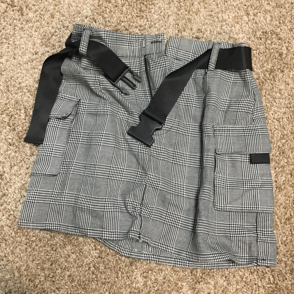 Plaid Mini Skirt with Buckle Belt